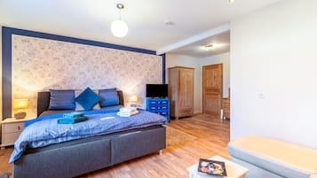 1 bedroom, free WiFi, bed sheets