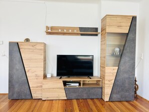 Interior - Apartment 'Fuchsbau' with Mountain View, Private Terrace and Wi-Fi (Vordertheissenegg)