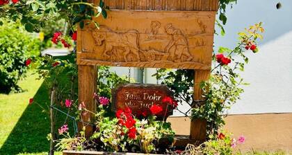 Apartment 'Fuchsbau' with Mountain View, Private Terrace and Wi-Fi