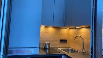 Kühlschrank, Ofen, Herdplatte, Geschirrspüler