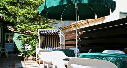 Holiday Apartment 'Haus Seemumel, Fewo Unser Boot' with Private Garden and Wi-Fi