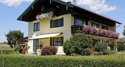 Ferienwohnung "Alpenblick" mit Berg-und Seeblick und Wi-Fi