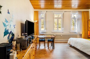 1 bedroom, free WiFi, bed sheets - Studio Apartment 'Gästezimmer Für 3 Personen' with Wi-Fi (Bockenem)