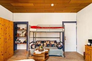 Interior - Studio Apartment 'Gästezimmer Für 3 Personen' with Wi-Fi (Bockenem)