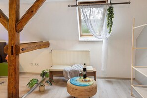 Spa - Holiday Apartment 'Lieblingsgast' with Private Terrace, Balcony and Wi-Fi (Klötze)