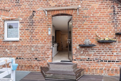 Holiday Apartment 'Lieblingsgast' with Private Terrace, Balcony and Wi-Fi