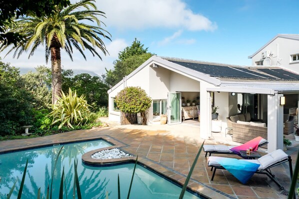 Villa | 5 bedrooms, Internet