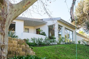 Villa | 5 bedrooms, Internet