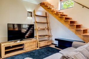 Villa | 5 bedrooms, Internet
