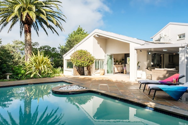 House | 5 bedrooms, Internet