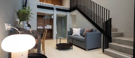 Duplex Suite | In-room safe, desk, free cribs/infant beds, free WiFi