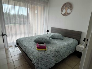 2 camere, ferro/asse da stiro, Wi-Fi gratuito, lenzuola