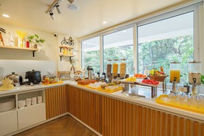 Daily buffet breakfast for a fee - Bloom Hotel - Dona Paula (Panaji)