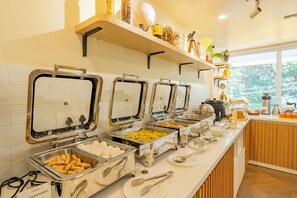 Daily buffet breakfast for a fee