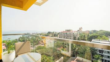 Executive Double Room | In-room safe, desk, laptop workspace, soundproofing