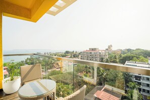 Executive Double Room - Bloom Hotel - Dona Paula (Panaji)