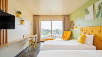 Executive Twin Room | In-room safe, desk, laptop workspace, soundproofing