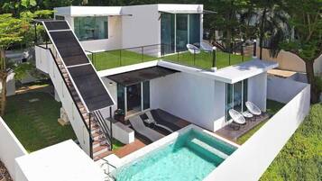 3 bedroom pool villa with seaview