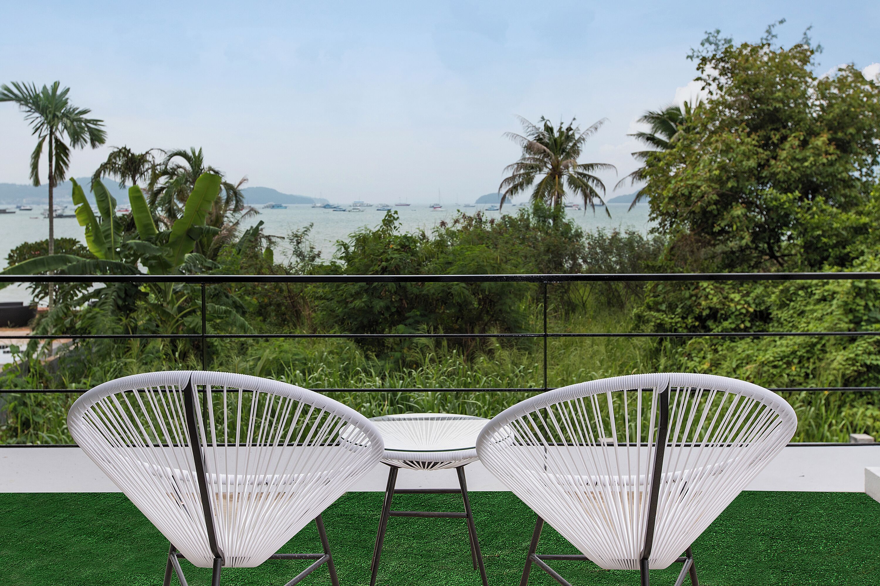 3 bedroom pool villa with seaview | 露台