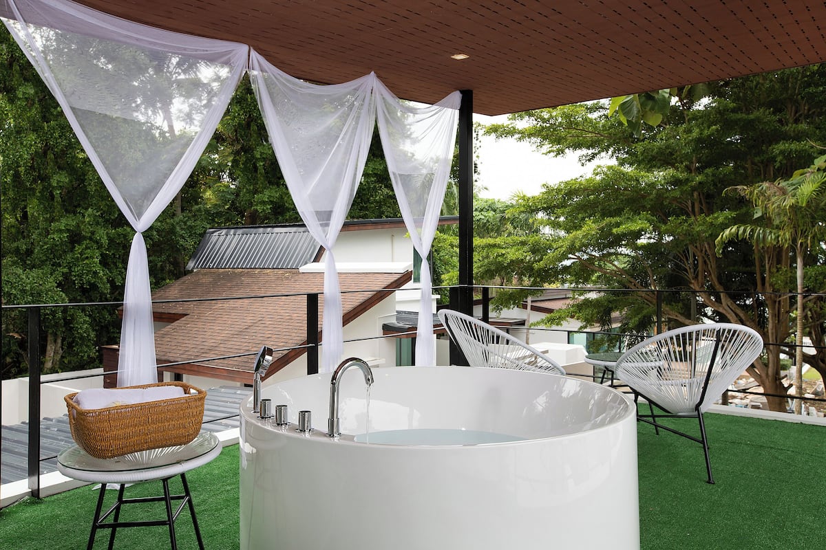 Two bedroom Villa with jacuzzi | Vista al jardín