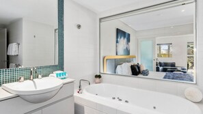 Shower, jetted bath