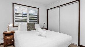 3 bedrooms, bed sheets - Villa 1 at Hastings Point - Modern 3-Bedroom Retreat with Heated Spa, Near Beach & Creek (Hastings Point)