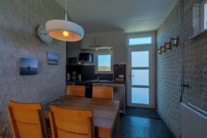 Fridge, microwave, oven, stovetop - Abbestederweg 24A holiday home in Callanstoog (Callantsoog)