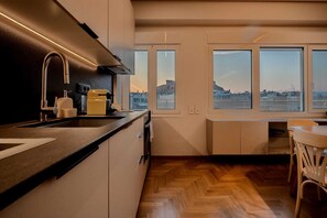 Refrigerador, horno, parrilla de estufa y lavavajillas 
