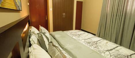 1 bedroom, iron/ironing board, Internet, bed sheets