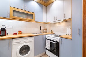 Kjøleskap, mikrobølgeovn og oppvaskmaskin