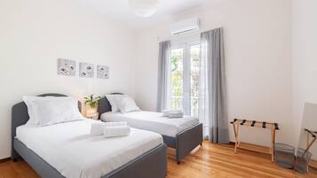 2 slaapkamers, een strijkplank/strijkijzer, internet