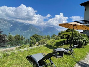 Property grounds - Villa D'ALBA with spectacular views of the mountains and Lake Como QUEEN SUITE  (Civenna)