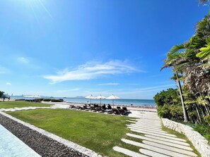 On the beach, white sand - Residence Veranda By Thita (Pattaya)