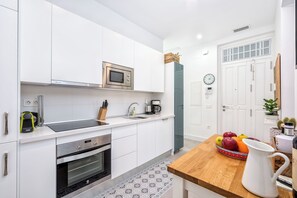 Electric kettle, toaster, high chair - Solaga - Casapalma (Málaga)