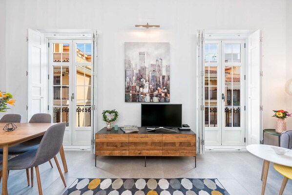 50-inch TV with cable channels - Solaga - Casapalma (Málaga)