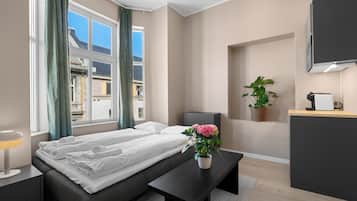 Triple Room, City View | Bathroom shower