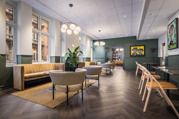 Coin salon dans le hall