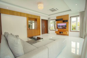 Flat-screen TV - Nee Pool Villa (Koh Samui)