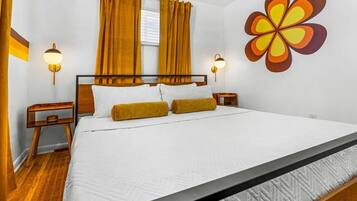 5 bedrooms, iron/ironing board, WiFi, bed sheets