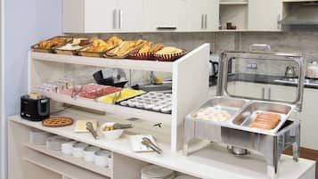 Bao gồm bữa sáng buffet hàng ngày