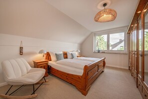 3 Schlafzimmer, Schreibtisch, Reisekinderbett, kostenloses WLAN