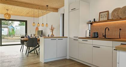Great newly built house close to the beach
