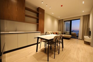 apartman, erkély | Nappalirész | Síkképernyős tévé