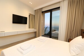 One-Bedroom Apartment with Balcony and Sea View | Soundproofing, free WiFi, bed sheets - Aurum Hotel (Himarë)