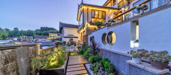 Test Property - Cozy 2-bedroom condo in enjoyable Bellevue