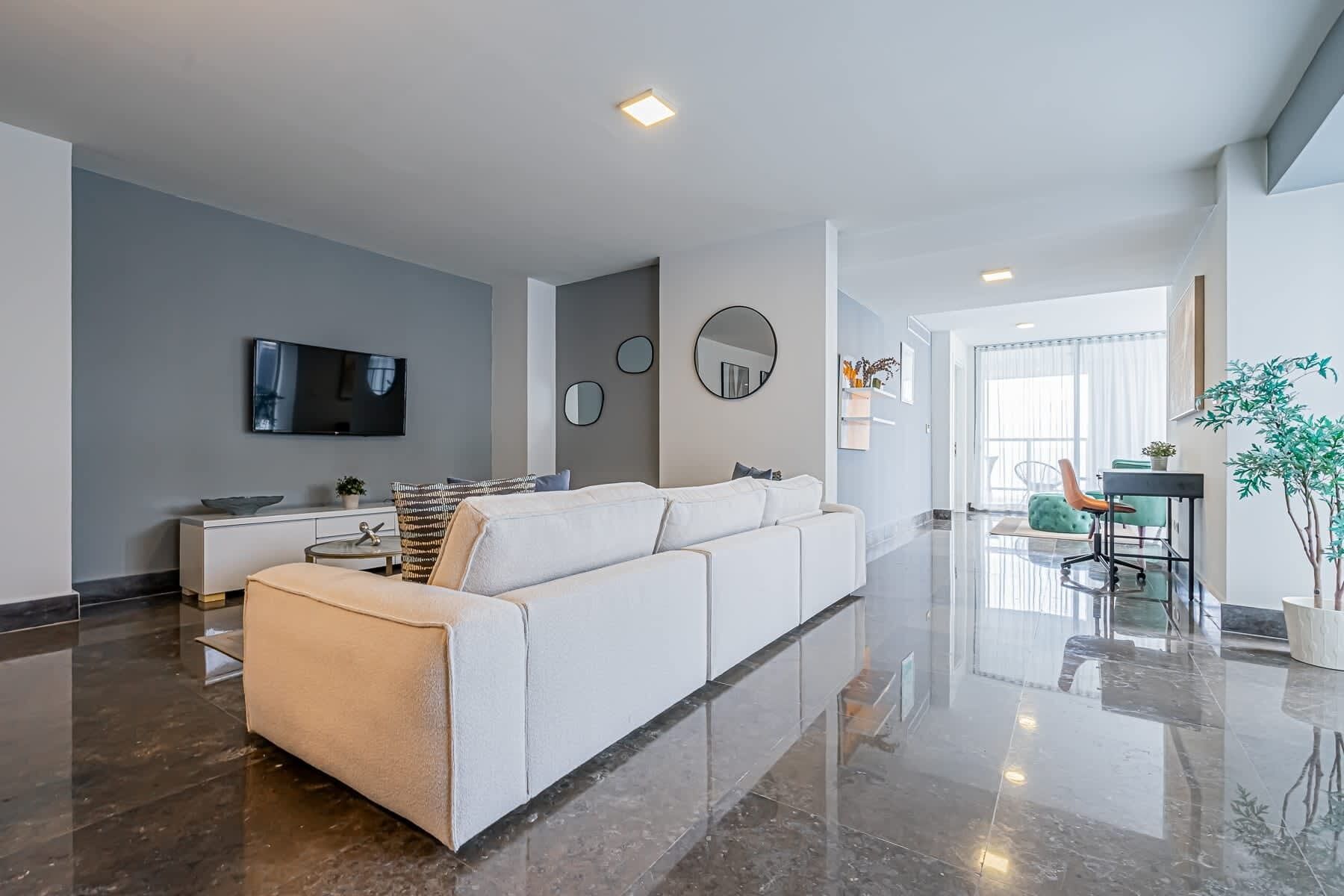 Televisión, oficina