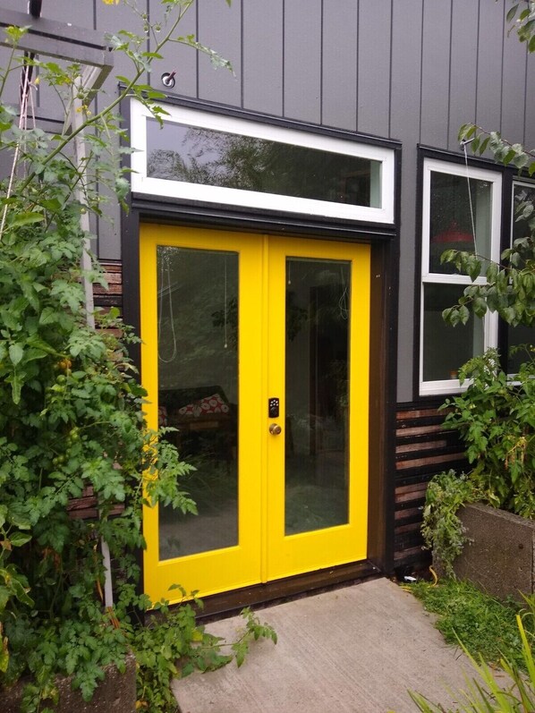 Exterior detail - Garden Artist Loft Studio (Seattle)