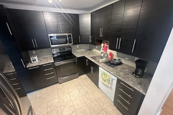 Refrigerador, microondas, horno, placa de cocina