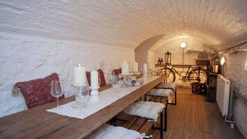 Higgihaus Apt 1 #36-37 Royal York Crescent | Dining room