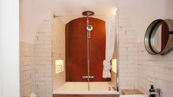 Higgihaus Apt 1 #36-37 Royal York Crescent | Bathroom